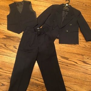 Boys size 5 black suit